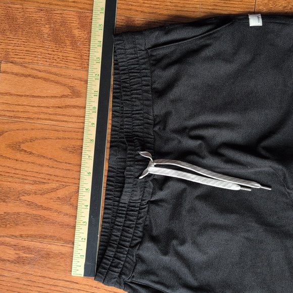 Vuori | Women’s Dark Grey Performance Joggers Medium - Picture 3 of 8